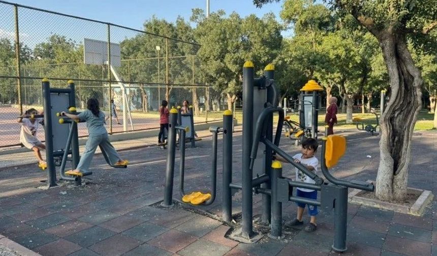 Siirt’te 7 yaşındaki çocuk, parmağını parktaki spor aletine sıkıştırdı