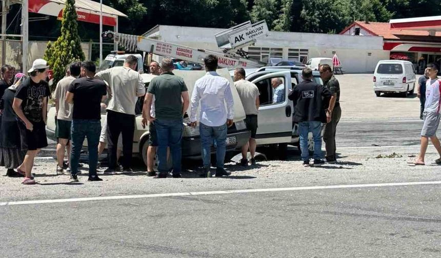 Zonguldak-Ankara yolunda kaza: 2 yaralı