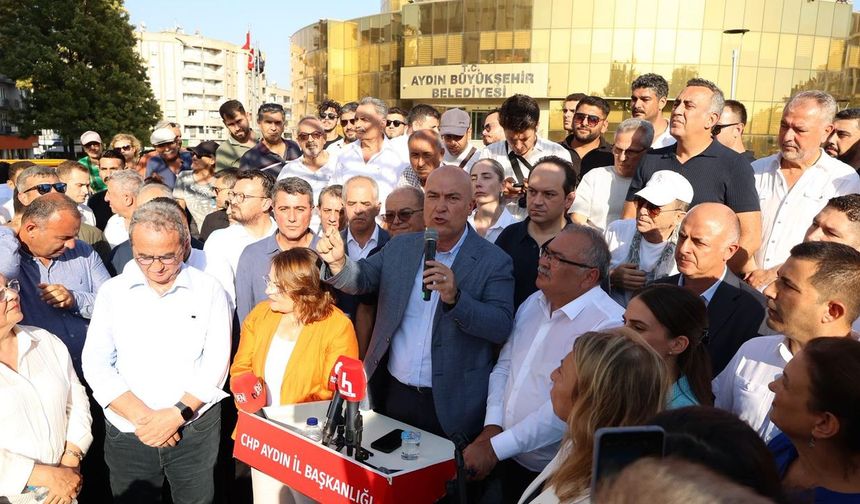 Aydın'da CHP'lilerden ayakkabılarla miting: Topuklu isyan!