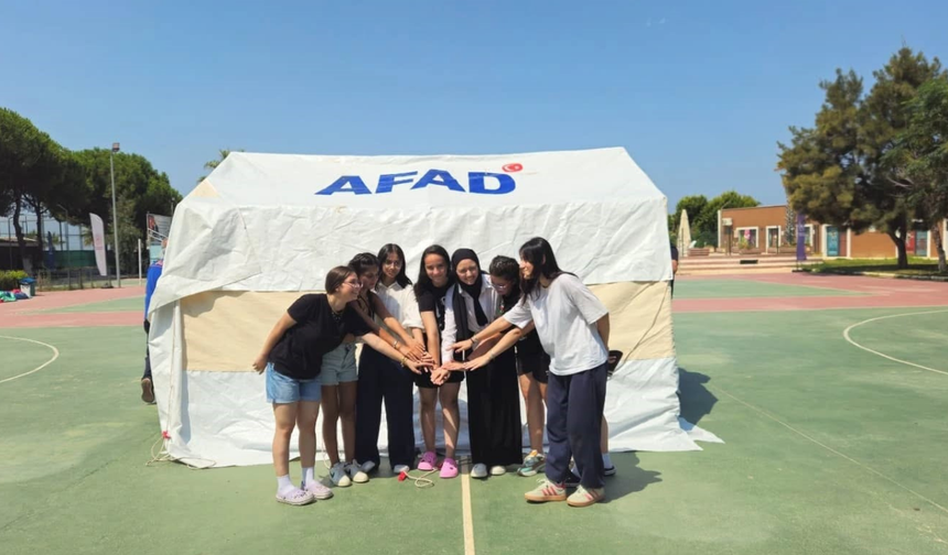 Efeler Gençlik Kampı’nda AFAD afet eğitimi