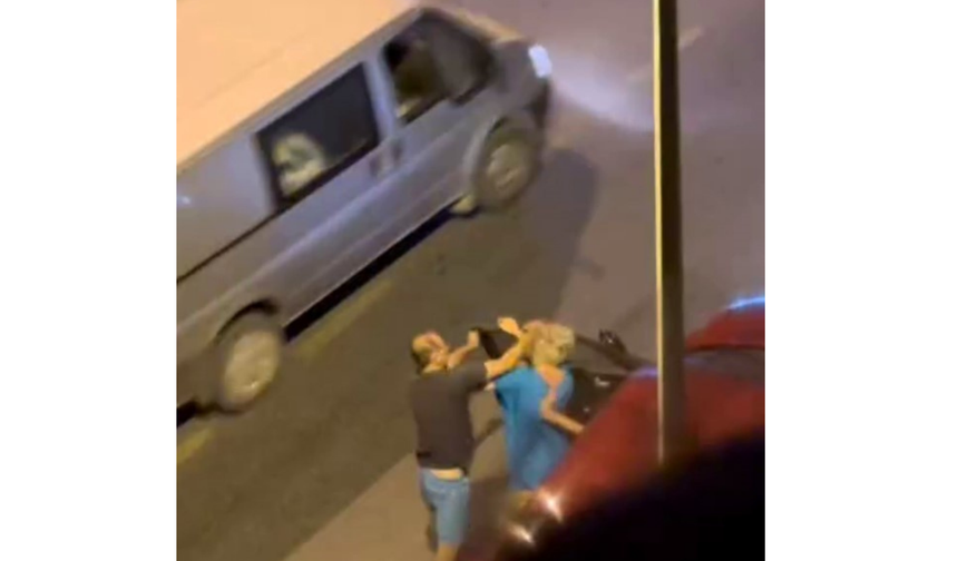 Kuşadası’nda Sokak Kavgası Kamerada