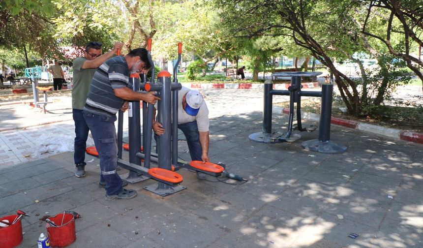 Turgutlu Belediyesi çocuklara yeni oyun alanları oluşturuyor