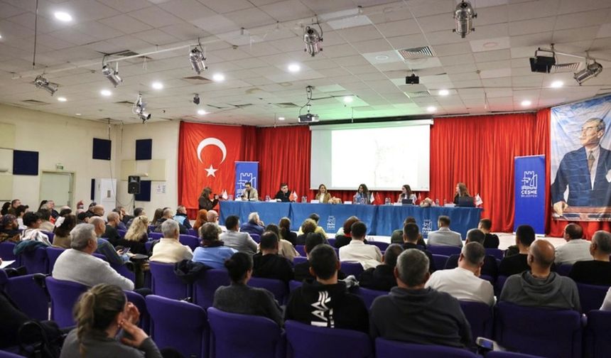 Alaçatı Kentsel Tasarım Rehberi esnafla paylaşıldı