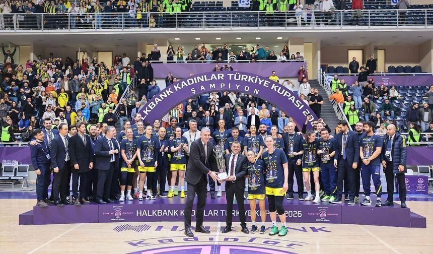 Başkan Çavuşoğlu derbi coşkusuna katıldı