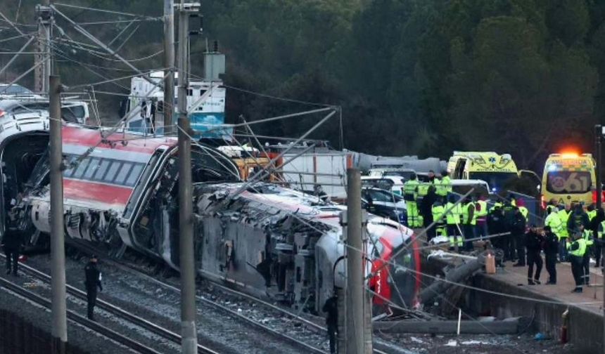 İspanya'daki tren kazasında ölenlerin sayısı 40'a yükseldi