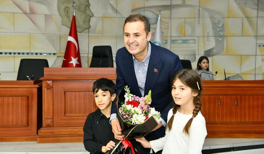 Balıkesir Başkanı Akın, öğrencileri belediyede ağırladı