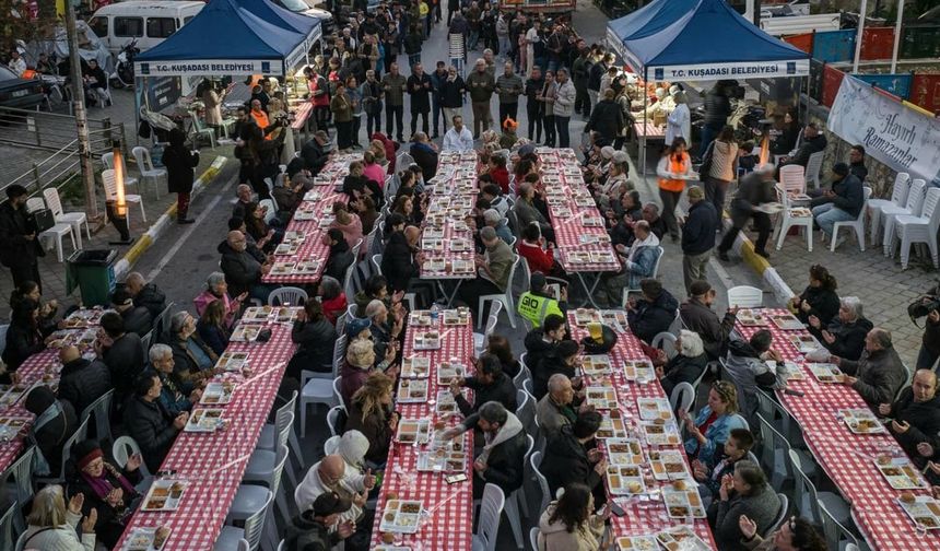 Kuşadası'nda Ramazan :Dayanışmanın kenti,paylaşmanın bereketli sofrası