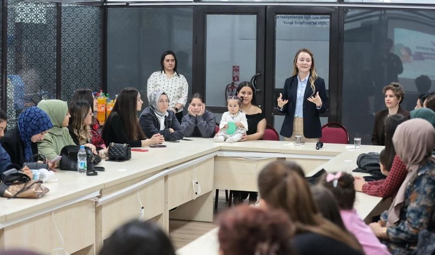 Anne Destek Programı mezunları sertifikalarını Başkan Mutlu'dan aldı