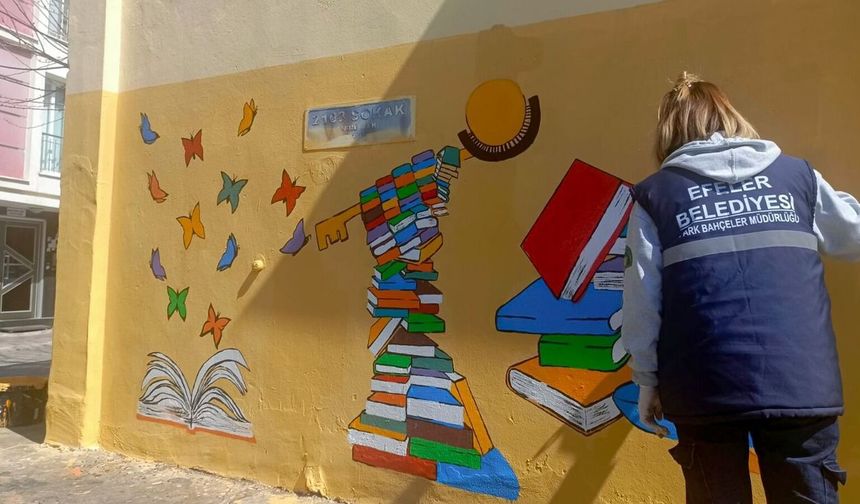 Efeler'in parkları renkleniyor