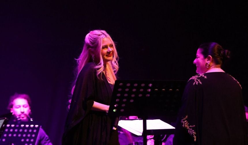 Muğla'da Nostalji Rüzgârı: 70'ler ve 80'lerin Film Müzikleri Büyüledi