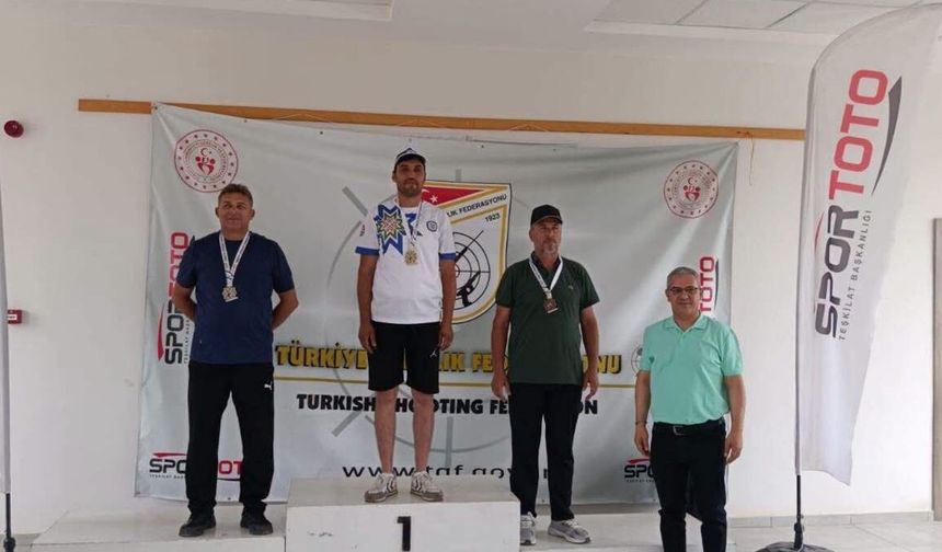 Büyükşehir sporcularından çifte başarı