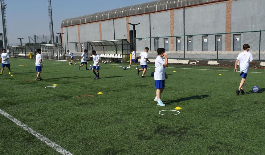 Büyükşehir Yaz Spor Okulları'ndan sağlıklı nesiller