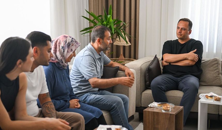 Başkan Eşki'den Bornovalı şehidin ailesine ziyaret