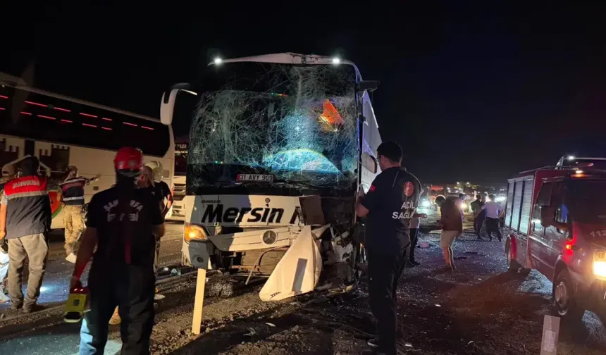 Şanlıurfa'da iki yolcu otobüsü çarpıştı: 13 yaralı