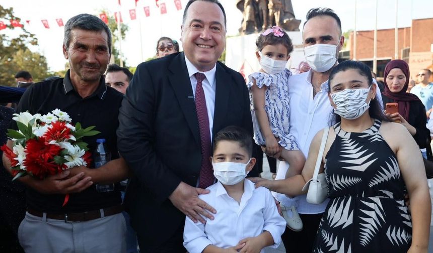 Zafer Bayramı'nda Çocukların Yüzü Güldü