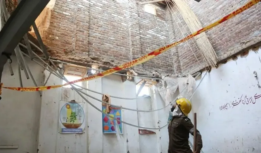 Peşaver'de okul binası çöktü: 45 çocuk enkazdan çıkarıldı