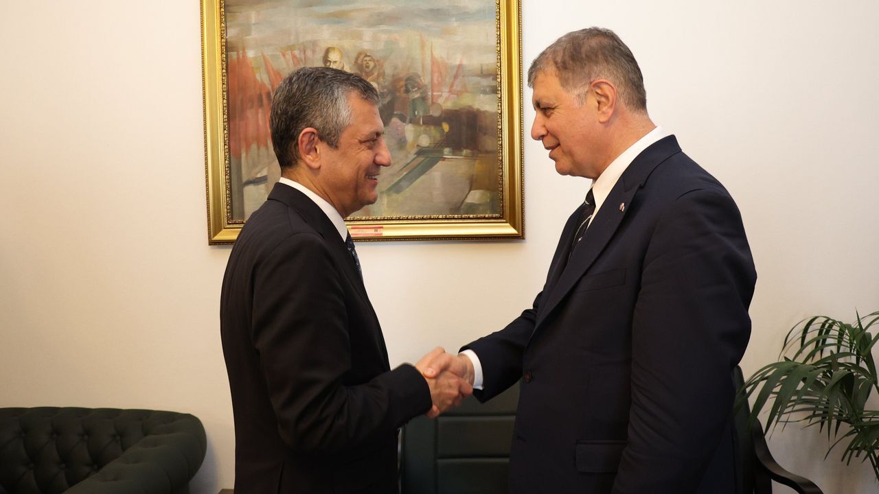 Özgür Özel'den Cemil Tugay Açıklaması: İstifasına Rızam Yok