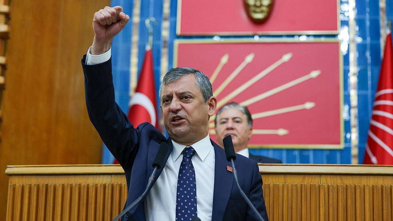Özgür Özel yeni partiyi resmen duyurdu