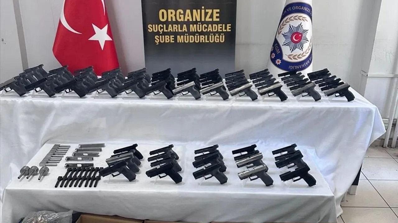 İzmir ve Manisa'da silah operasyonu