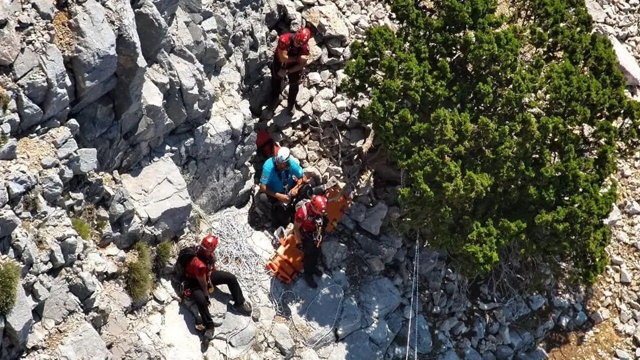 Ölüdeniz'de yamaç paraşütü kazası: 2 kişi öldü
