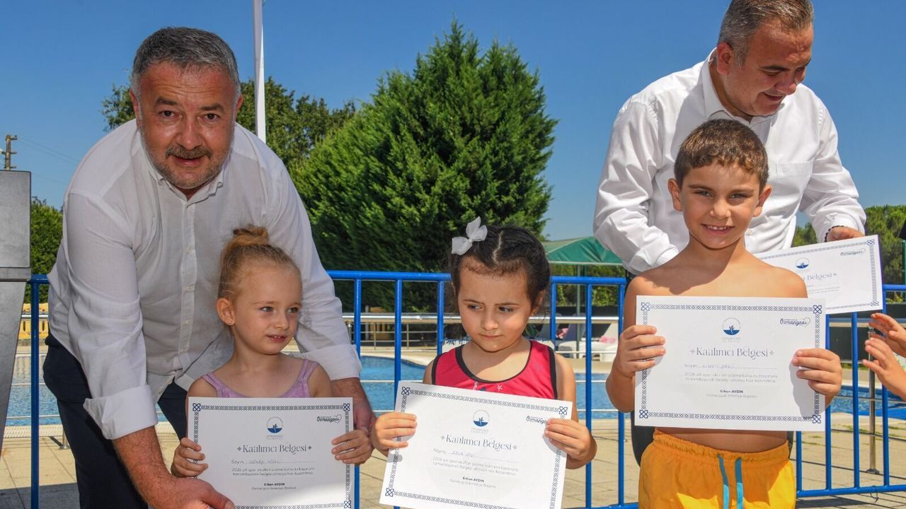 Osmangazi'de Yüzme Eğitimi Sertifikayla Taçlandı