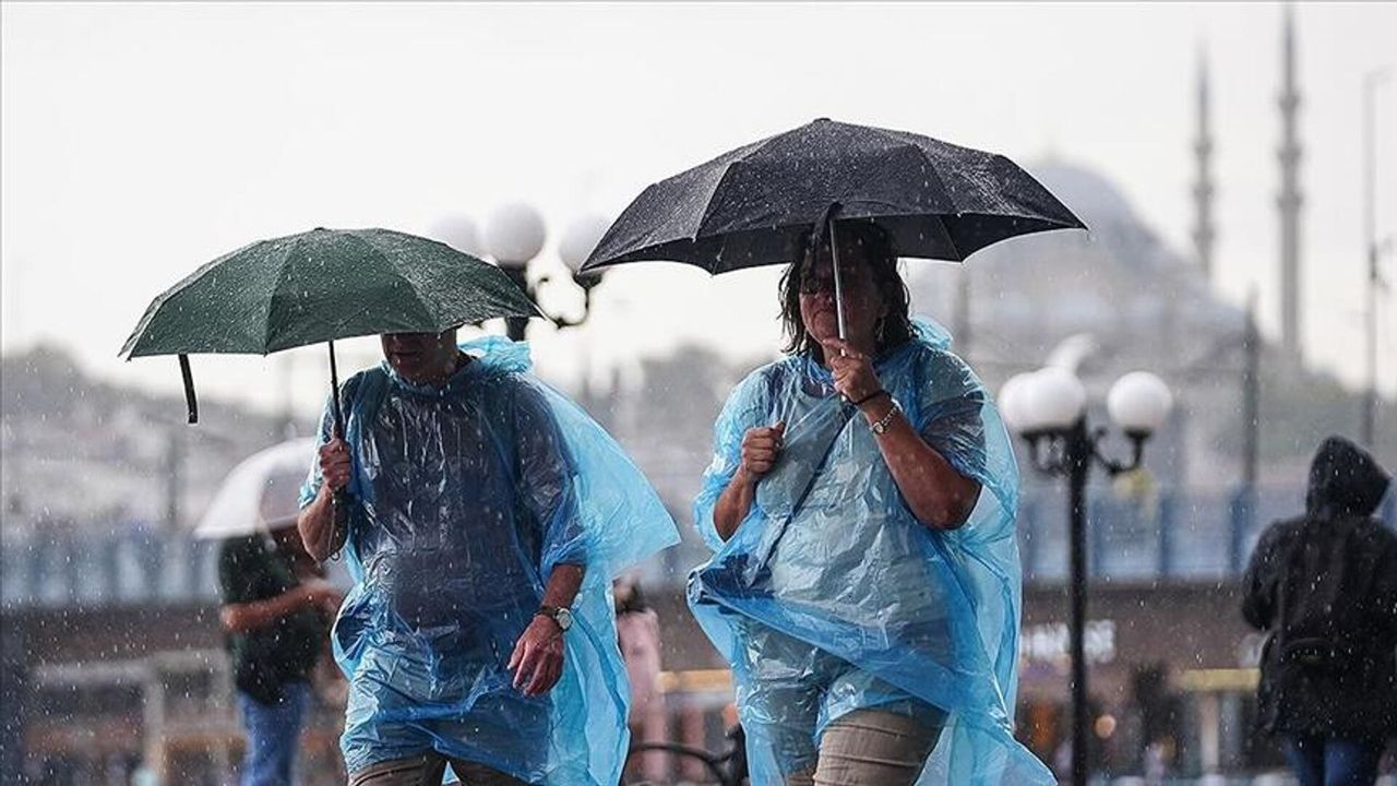 İstanbul'da sağanak nedeniyle eğitim ve sınavlara ara